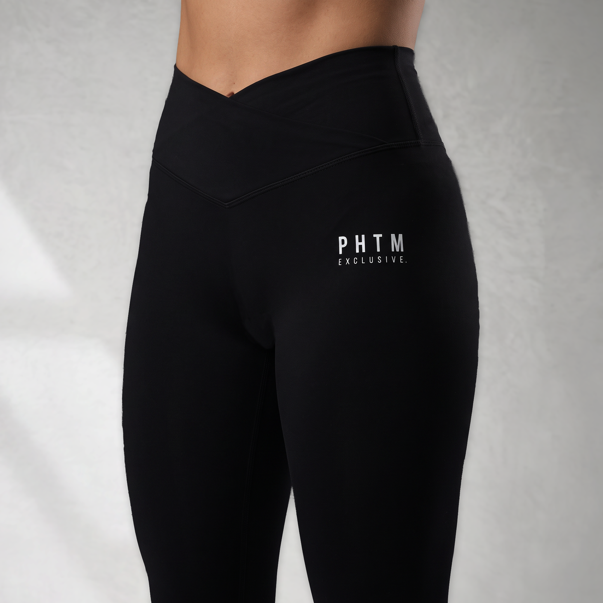 Women’s Cross Waist Seamless Leggings - Black